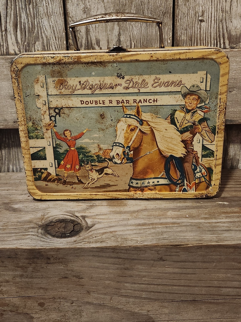 Roy Rogers and Dale Evans, Yellow, Metal Lunchbox, panel with Woodgrain Detail.